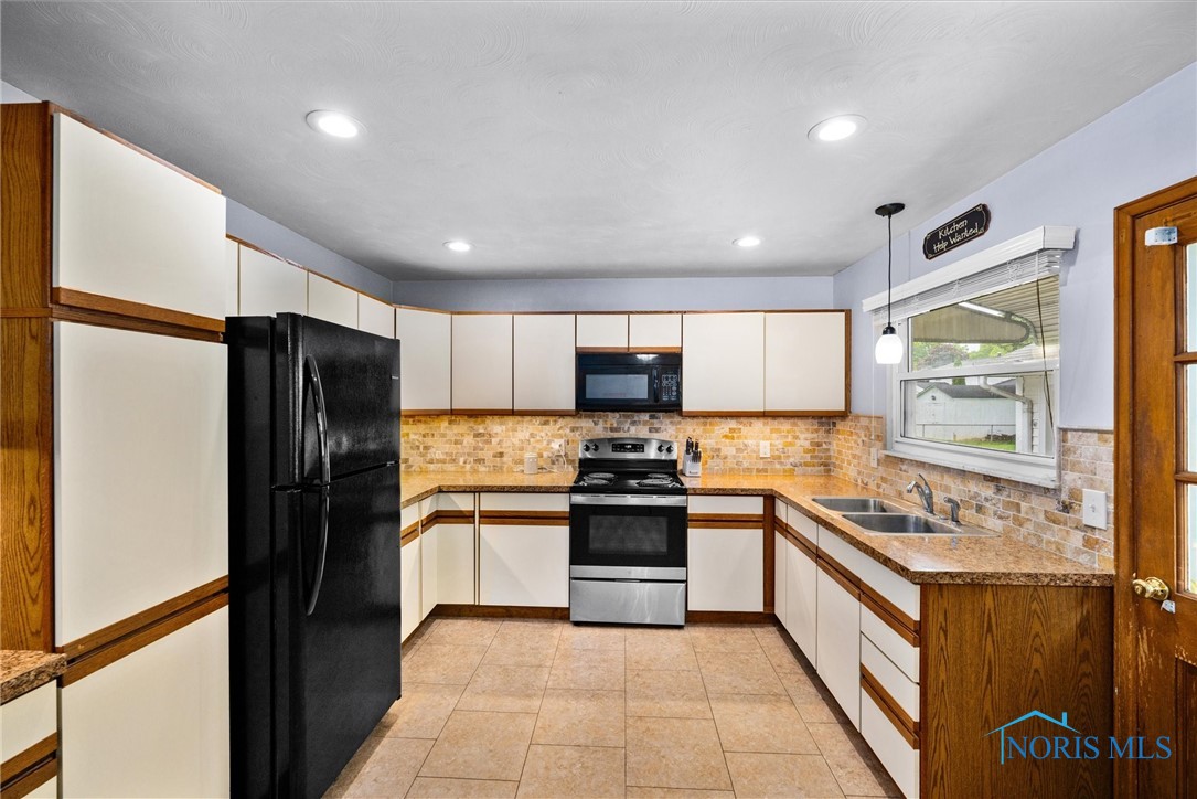 5169 Calyx Lane, Toledo, Ohio image 9