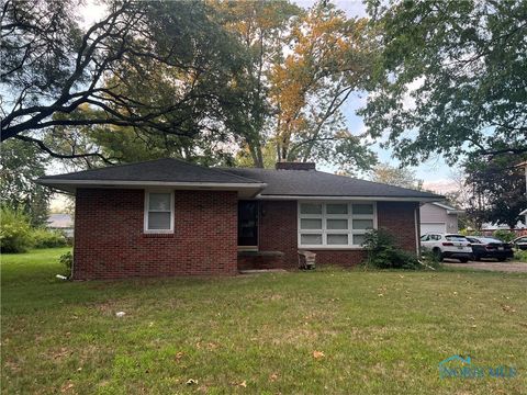 1120 Lewis Rossford OH 43460