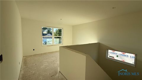 Tiny photo for 727 W Ironwood Drive, Rossford, OH 43460 (MLS # 6136447)