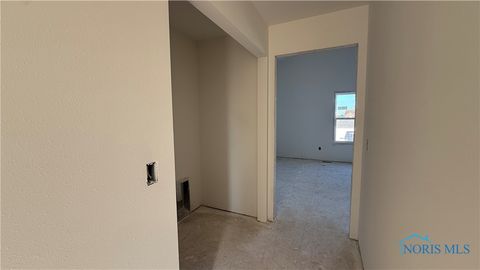 Tiny photo for 727 W Ironwood Drive, Rossford, OH 43460 (MLS # 6136447)
