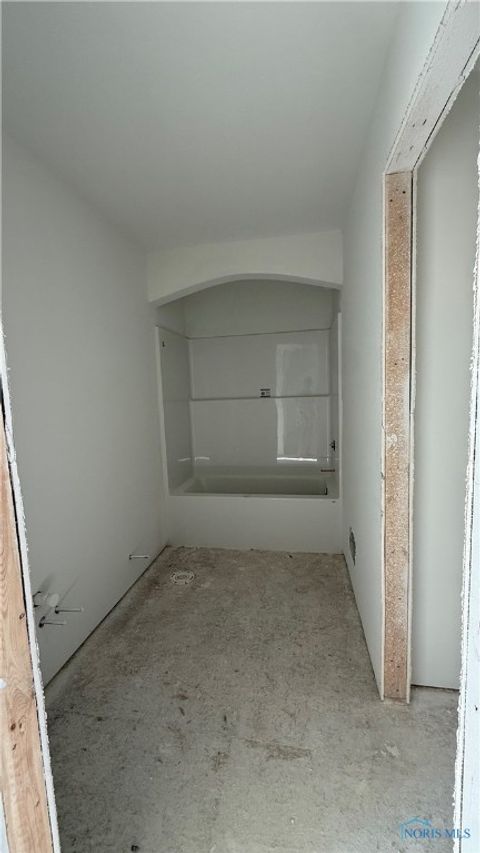 Tiny photo for 727 W Ironwood Drive, Rossford, OH 43460 (MLS # 6136447)