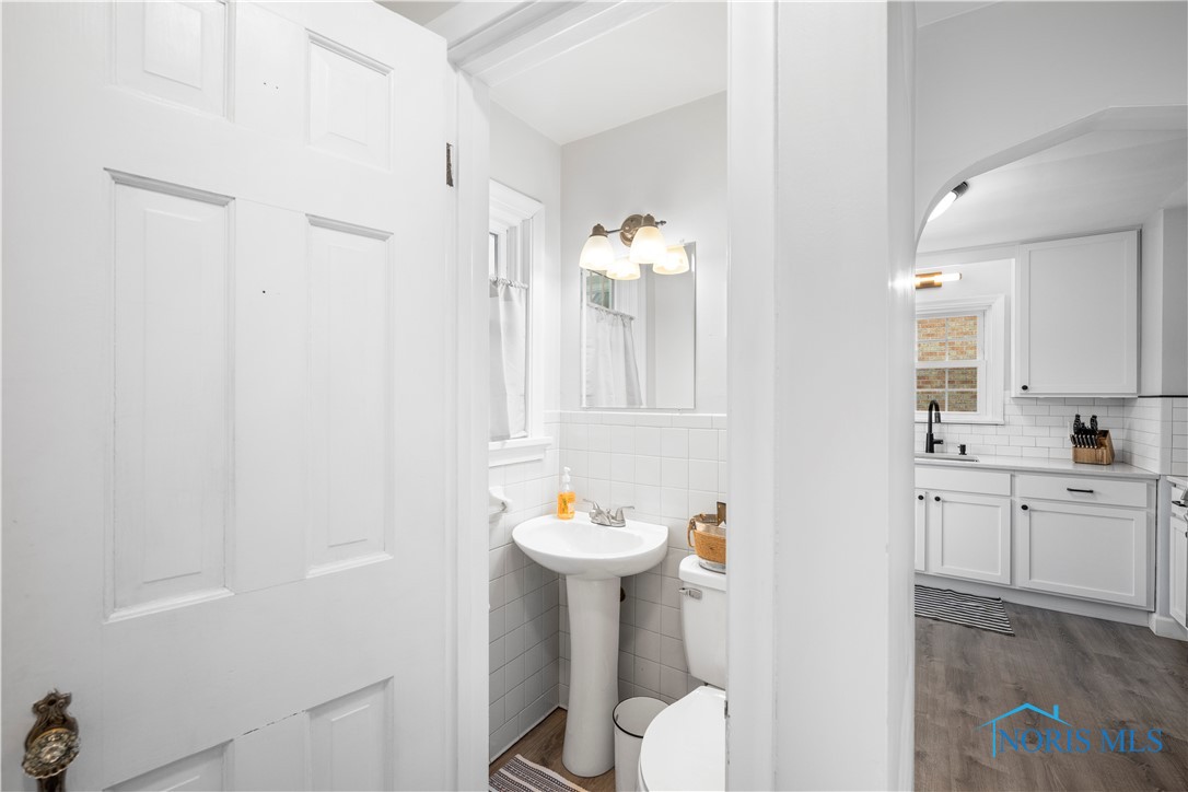 2719 Eastmoreland Drive, Oregon, Ohio image 10