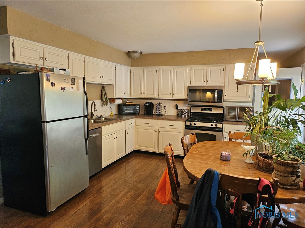 3223 Knoll Avenue, Toledo, Ohio image 5