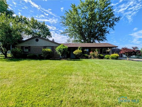 Photo of 209 Hawthorn Drive, Archbold, OH 43502 (MLS # 6132155)