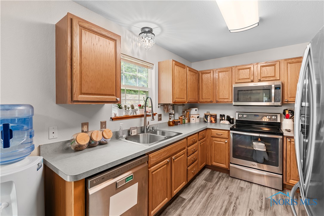 6933 Running Brook Way, Holland, Ohio image 15