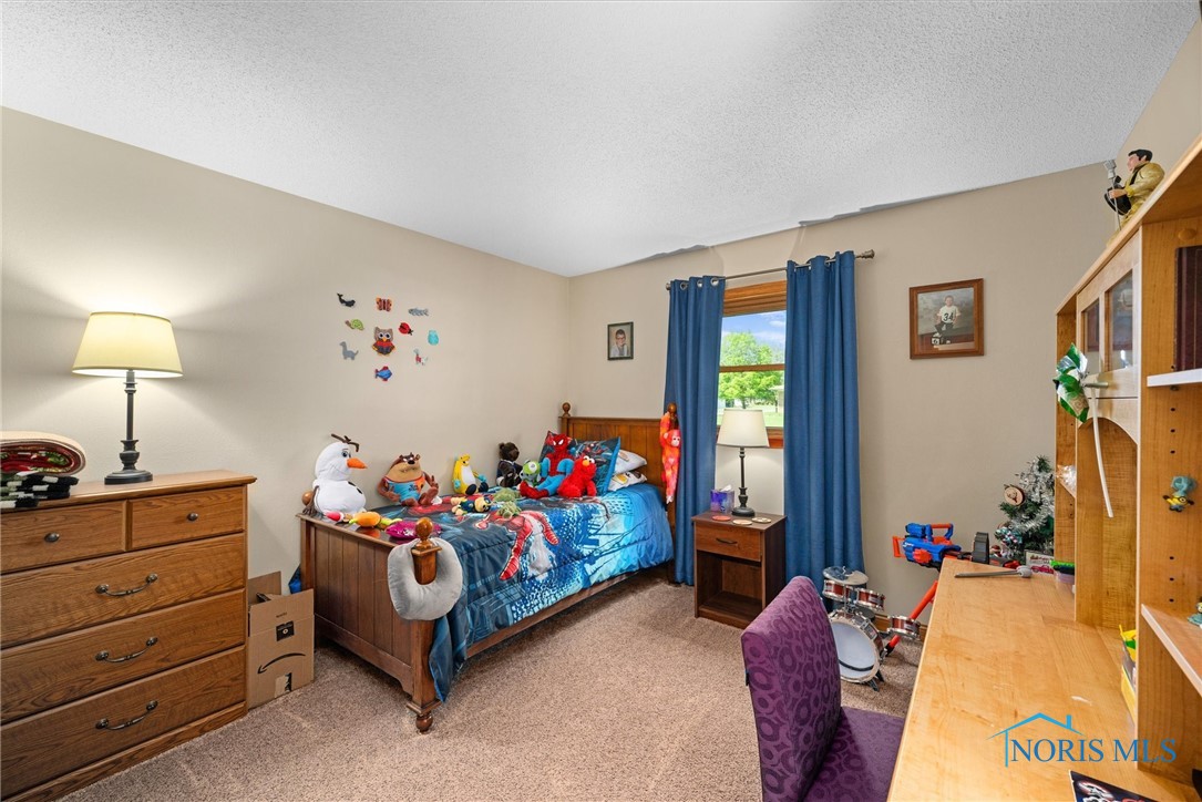 300 Parkview Drive, Walbridge, Ohio image 16