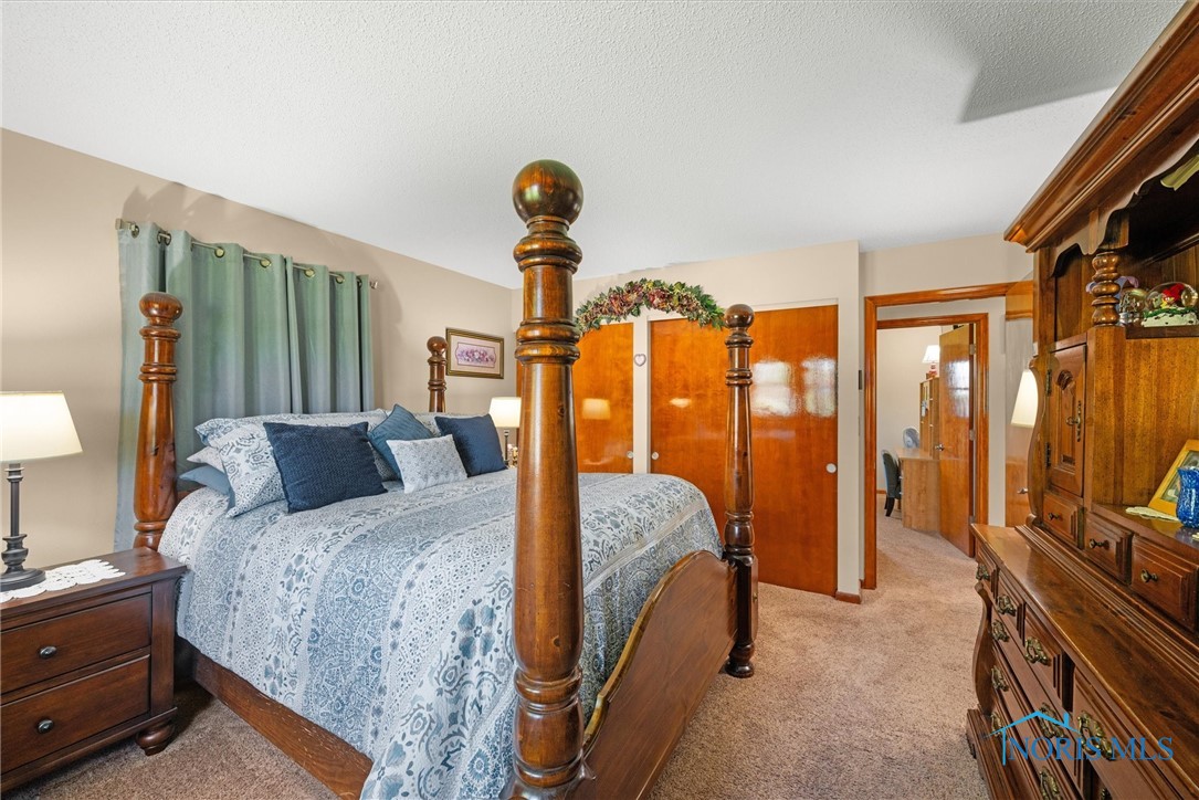 300 Parkview Drive, Walbridge, Ohio image 15