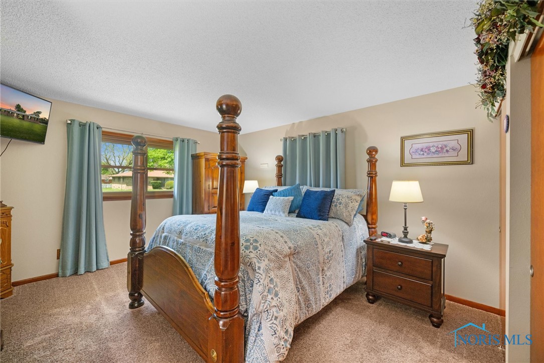 300 Parkview Drive, Walbridge, Ohio image 14