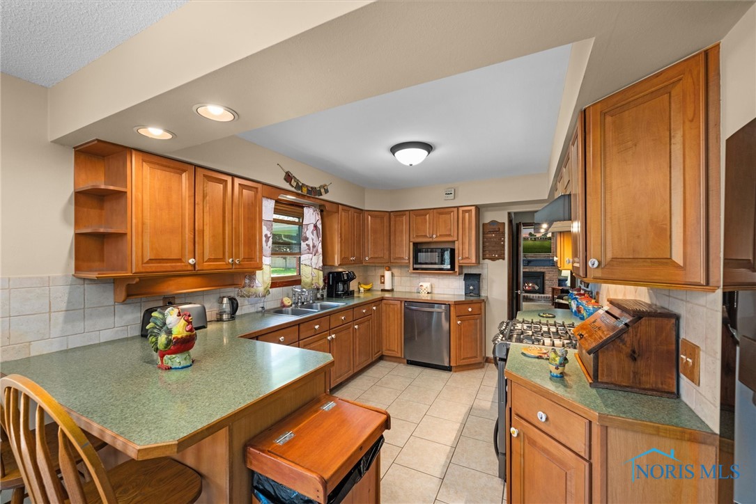 300 Parkview Drive, Walbridge, Ohio image 19