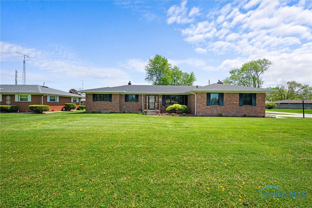 300 Parkview Drive, Walbridge, Ohio image 3