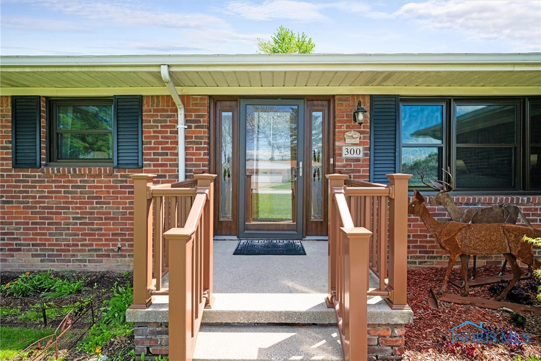 300 Parkview Drive, Walbridge, Ohio image 5