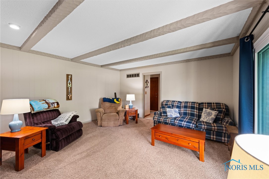 300 Parkview Drive, Walbridge, Ohio image 25