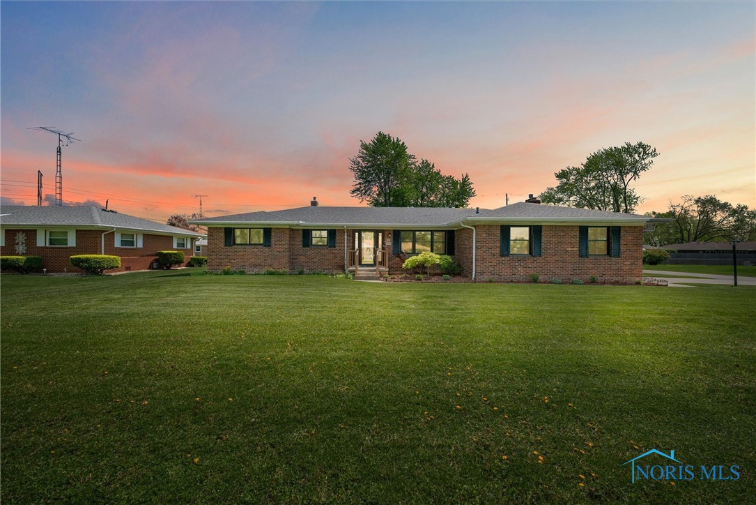 300 Parkview Drive, Walbridge, Ohio image 1