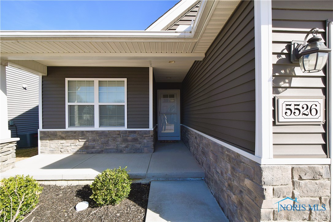 5526 Willow Circle, Sylvania, Ohio image 3