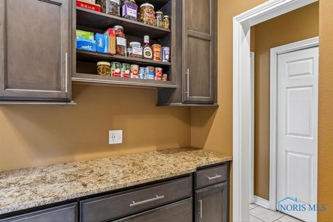 Tiny photo for 382 Osage Court, Perrysburg, OH 43551 (MLS # 6136460)