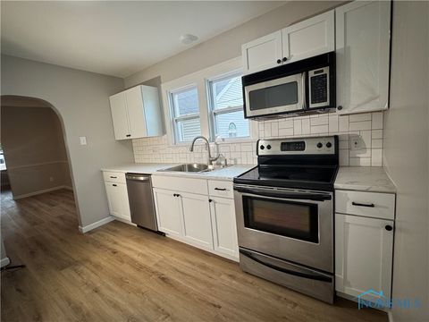 Tiny photo for 302 Warrington Road, Toledo, OH 43612 (MLS # 6136200)