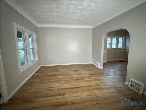 Tiny photo for 302 Warrington Road, Toledo, OH 43612 (MLS # 6136200)