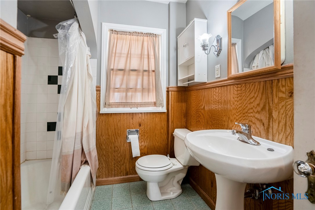 2310 Lambert Drive, Toledo, Ohio image 18