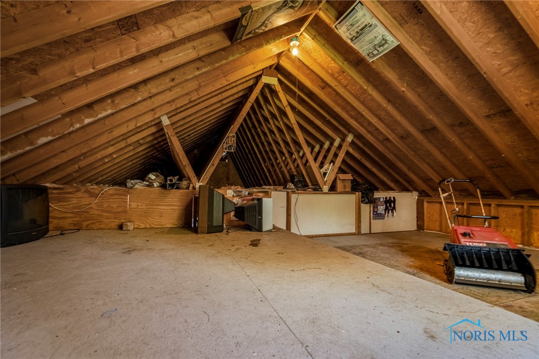 2310 Lambert Drive, Toledo, Ohio image 27