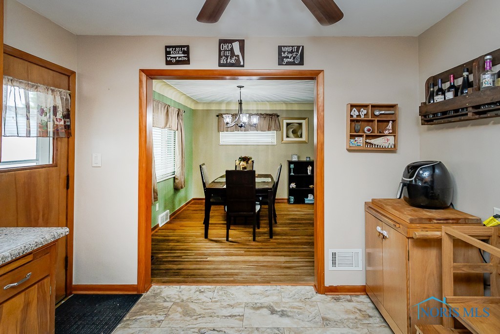 308 Lorraine Place, Rossford, Ohio image 24