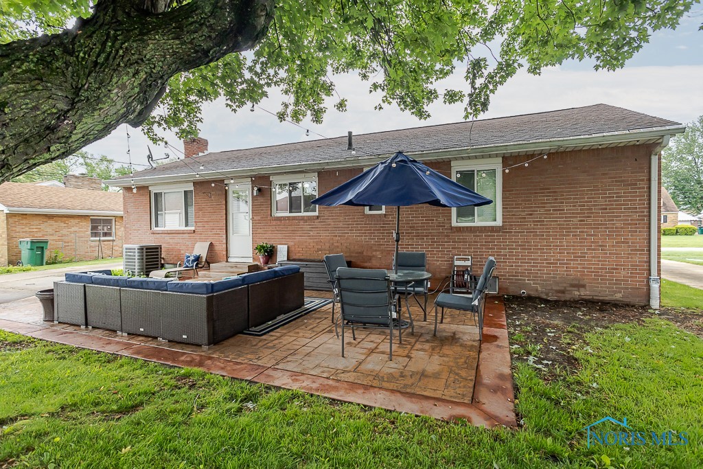 308 Lorraine Place, Rossford, Ohio image 6