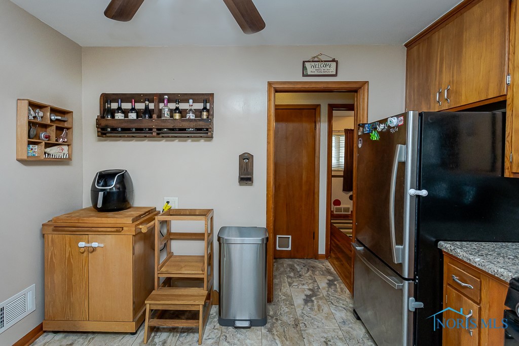 308 Lorraine Place, Rossford, Ohio image 26