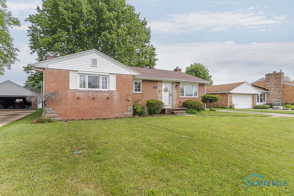 308 Lorraine Place, Rossford, Ohio image 2