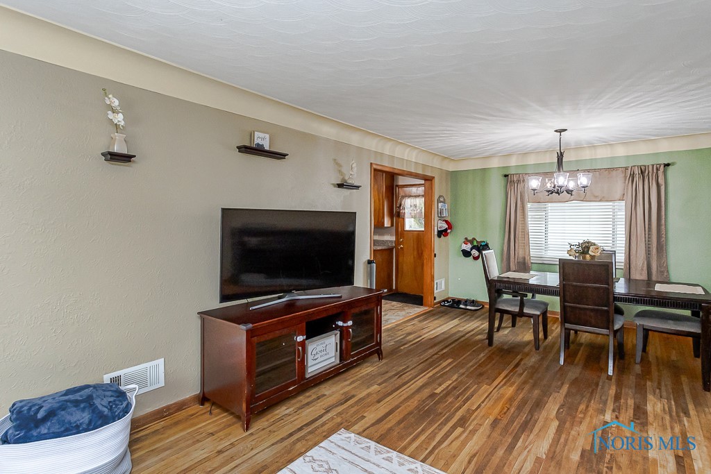 308 Lorraine Place, Rossford, Ohio image 16