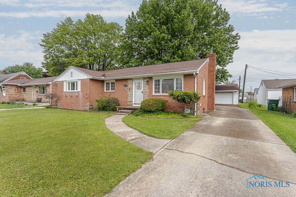 308 Lorraine Place, Rossford, Ohio image 3