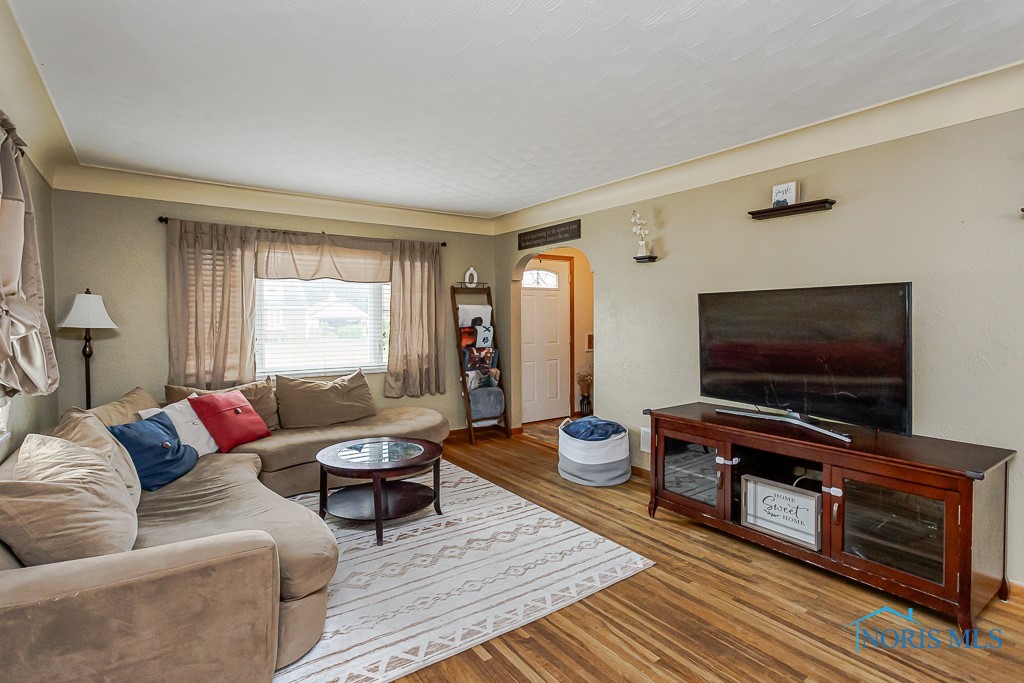 308 Lorraine Place, Rossford, Ohio image 15