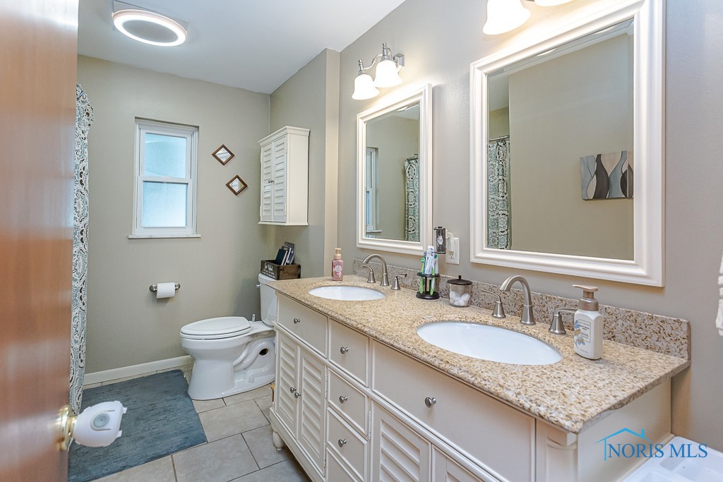 308 Lorraine Place, Rossford, Ohio image 35