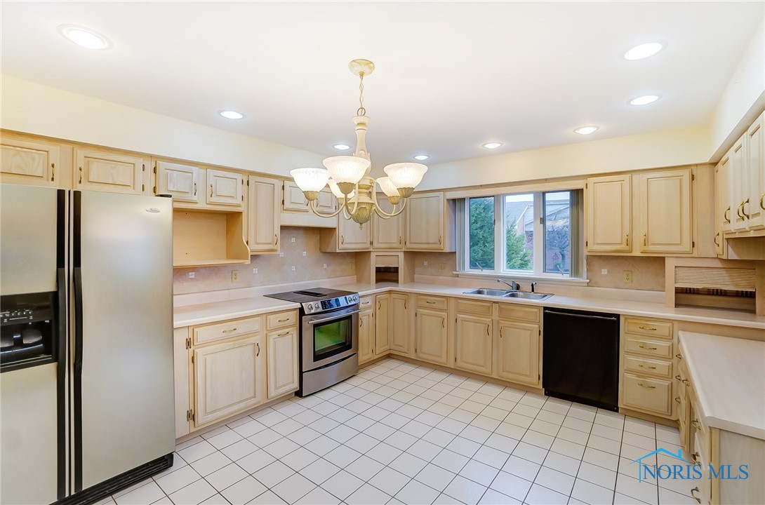 1818 Cobblestone Drive, Findlay, Ohio image 11