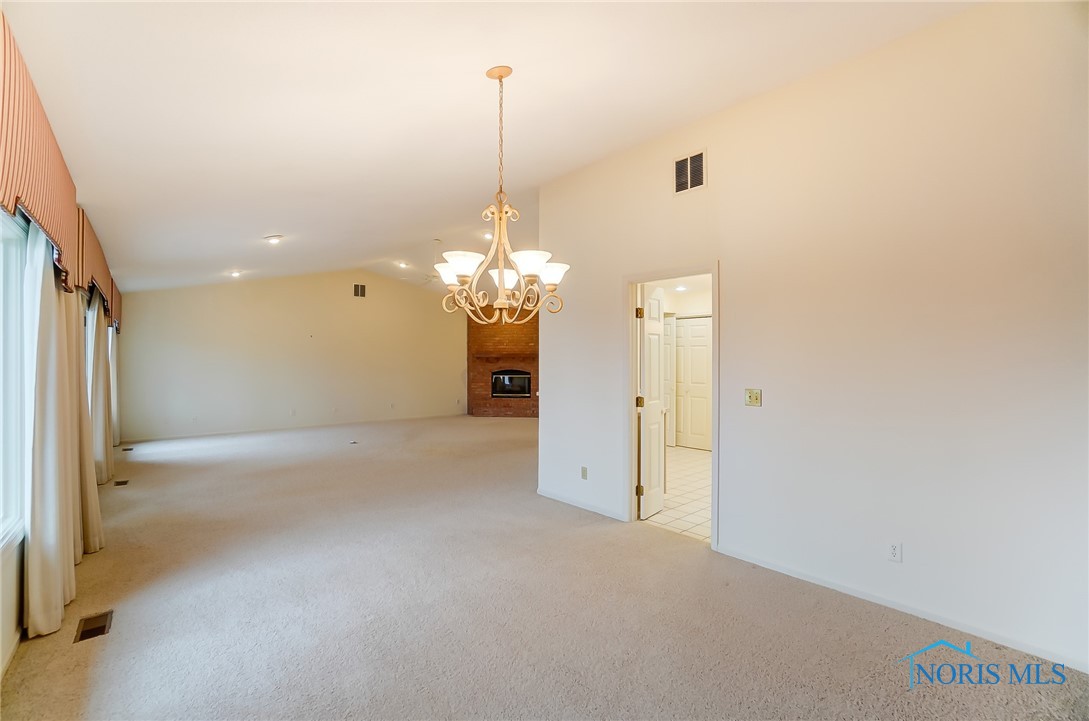 1818 Cobblestone Drive, Findlay, Ohio image 8