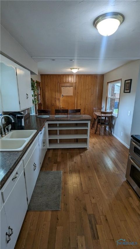 Tiny photo for 2824 Secor Road, Toledo, OH 43606 (MLS # 6136220)