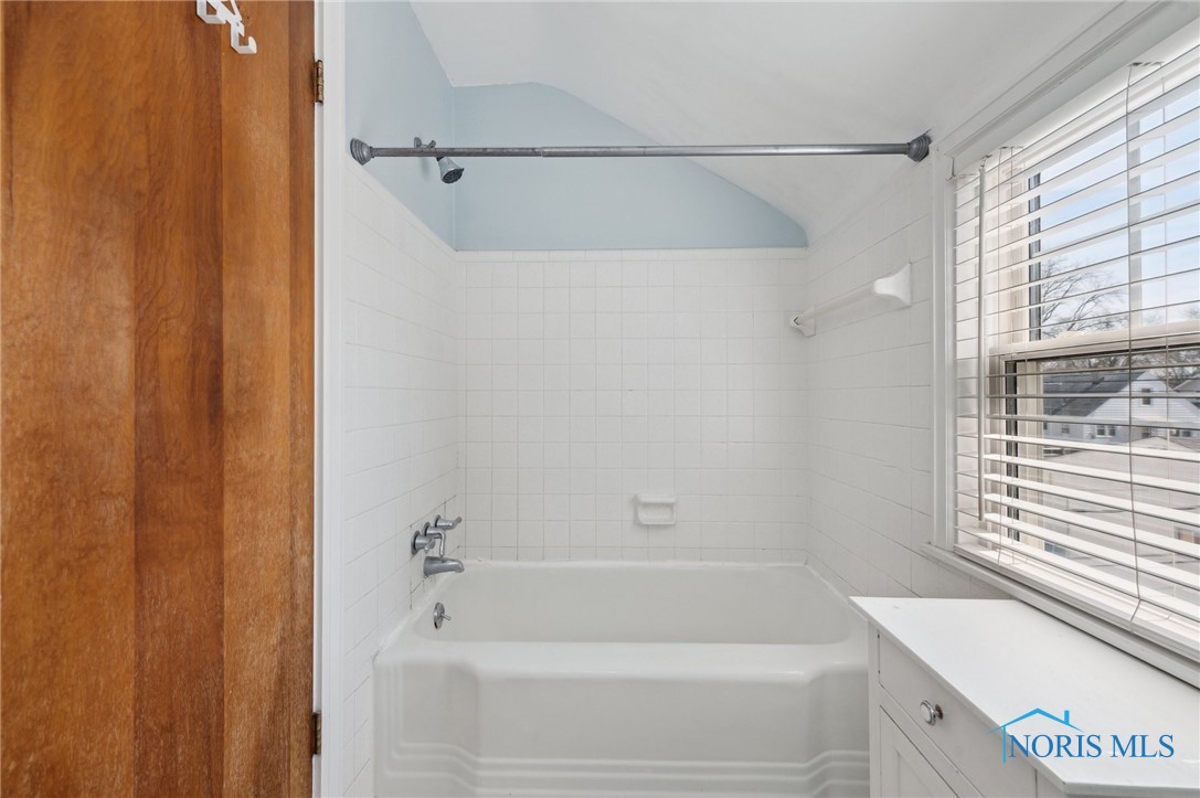 3105 Strathmoor Avenue, Toledo, Ohio image 14