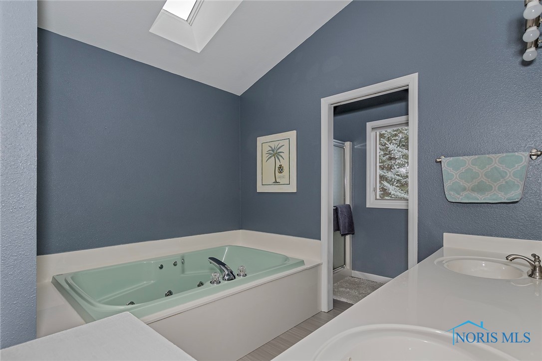 7460 Winterberry Court, Maumee, Ohio image 32