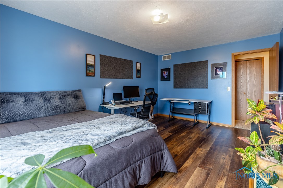 7602 Seaman Road, Oregon, Ohio image 31