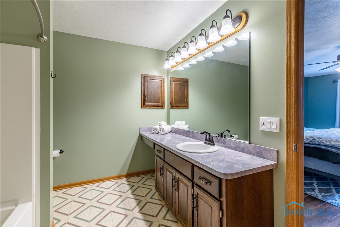 7602 Seaman Road, Oregon, Ohio image 27
