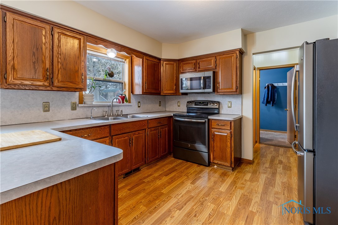 7602 Seaman Road, Oregon, Ohio image 12