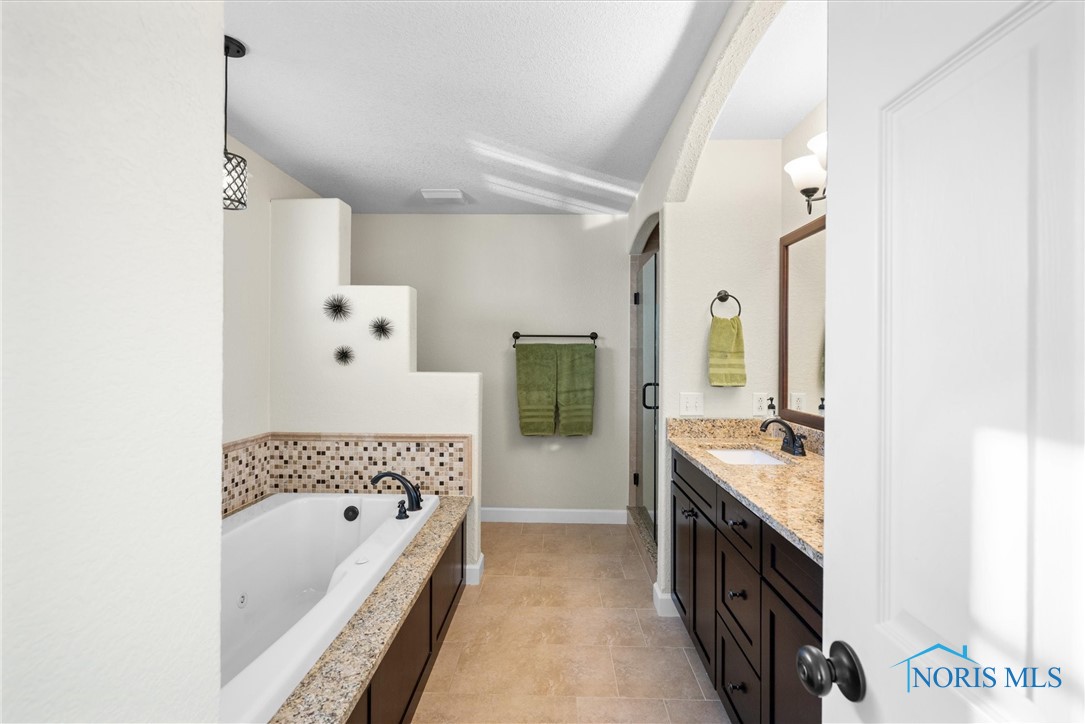 7424 Blue Spruce Court, Toledo, Ohio image 33