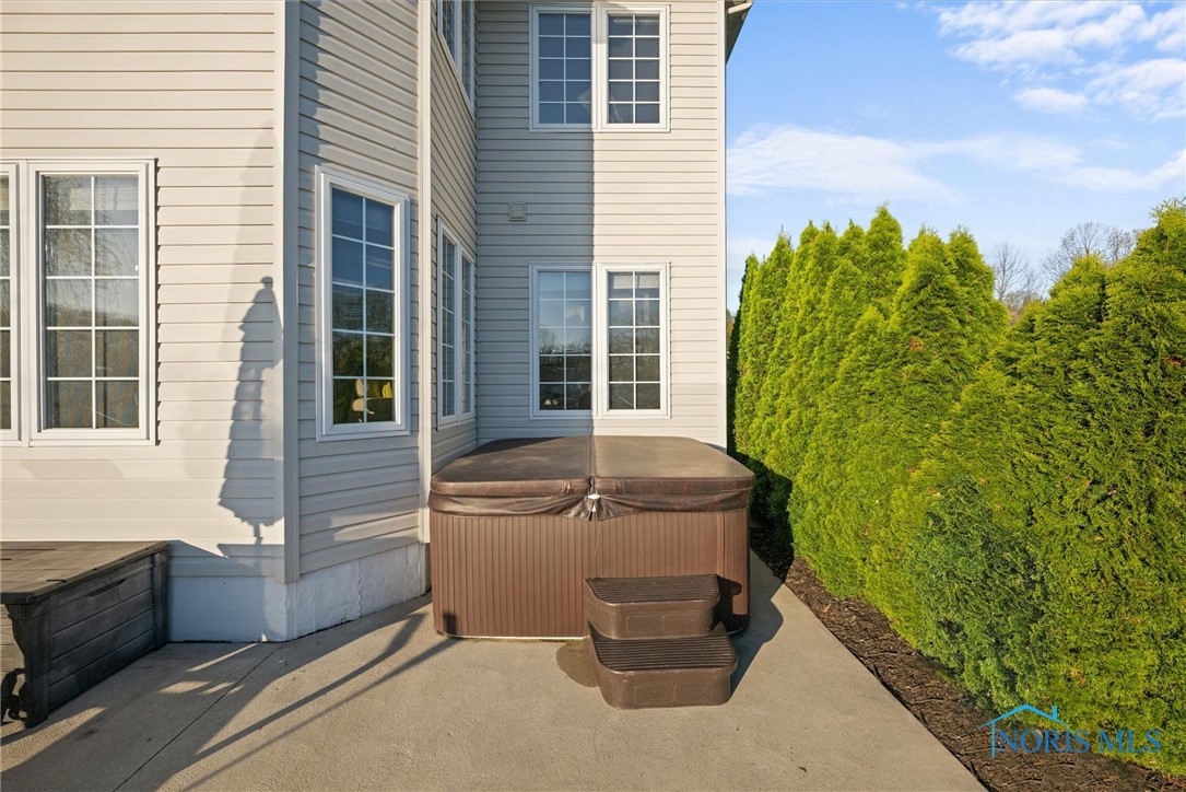 7424 Blue Spruce Court, Toledo, Ohio image 46