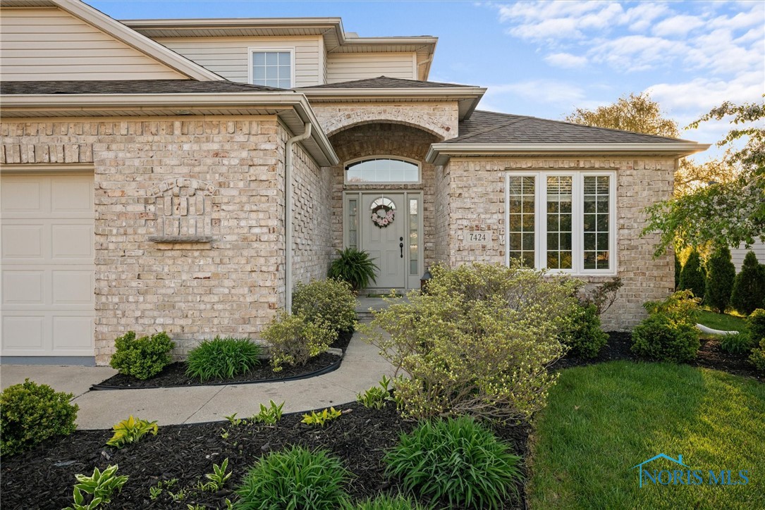 7424 Blue Spruce Court, Toledo, Ohio image 1