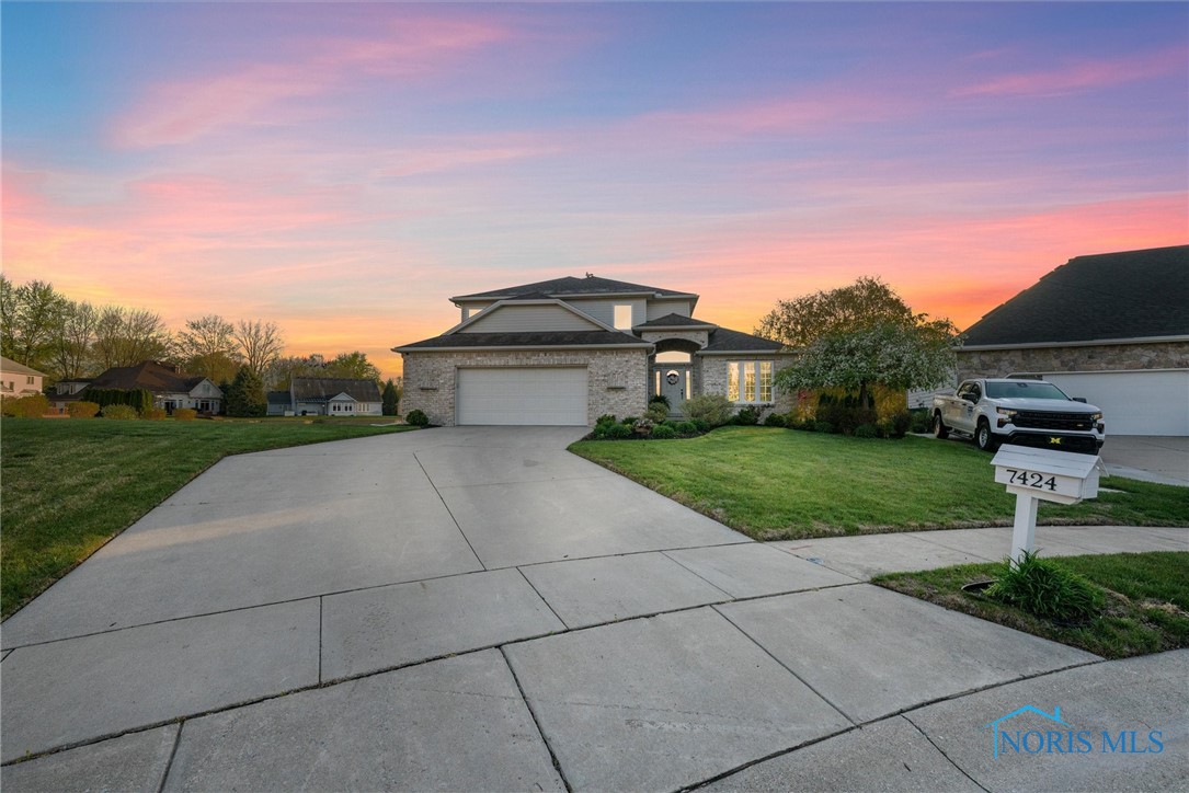 7424 Blue Spruce Court, Toledo, Ohio image 2