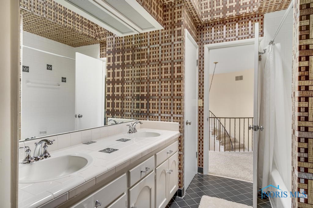 4123 Shamley Green Drive, Toledo, Ohio image 35