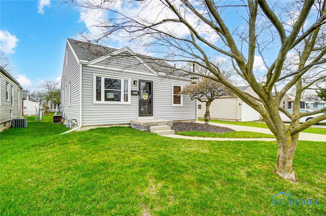 2938 Indianola Drive, Toledo, Ohio image 3