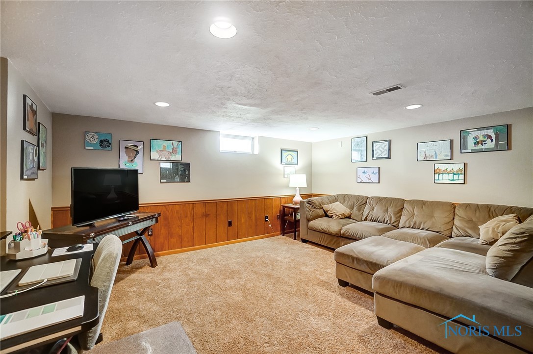 2938 Indianola Drive, Toledo, Ohio image 38