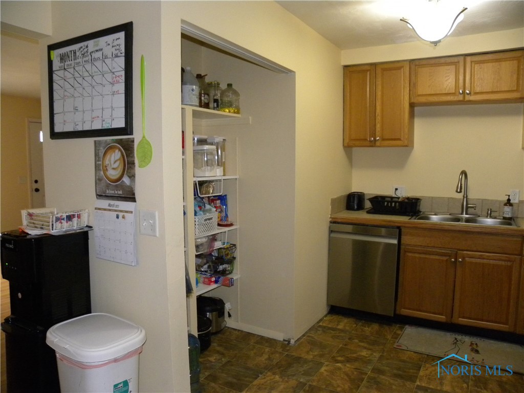 117 Marshall Drive, Swanton, Ohio image 4