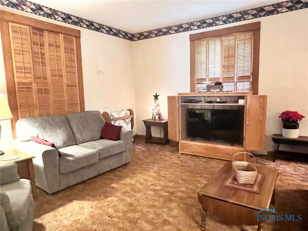 Findlay, Ohio 45840, United States, 4 Bedrooms Bedrooms, ,3 BathroomsBathrooms,Residential,Contingent,216229