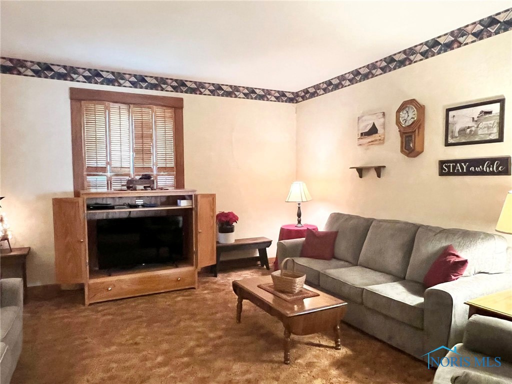 Findlay, Ohio 45840, United States, 4 Bedrooms Bedrooms, ,3 BathroomsBathrooms,Residential,Contingent,216229