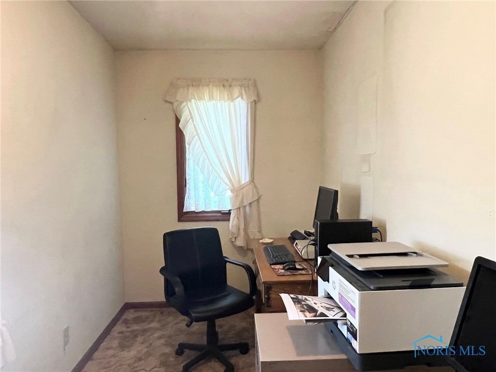 Findlay, Ohio 45840, United States, 4 Bedrooms Bedrooms, ,3 BathroomsBathrooms,Residential,Contingent,216229